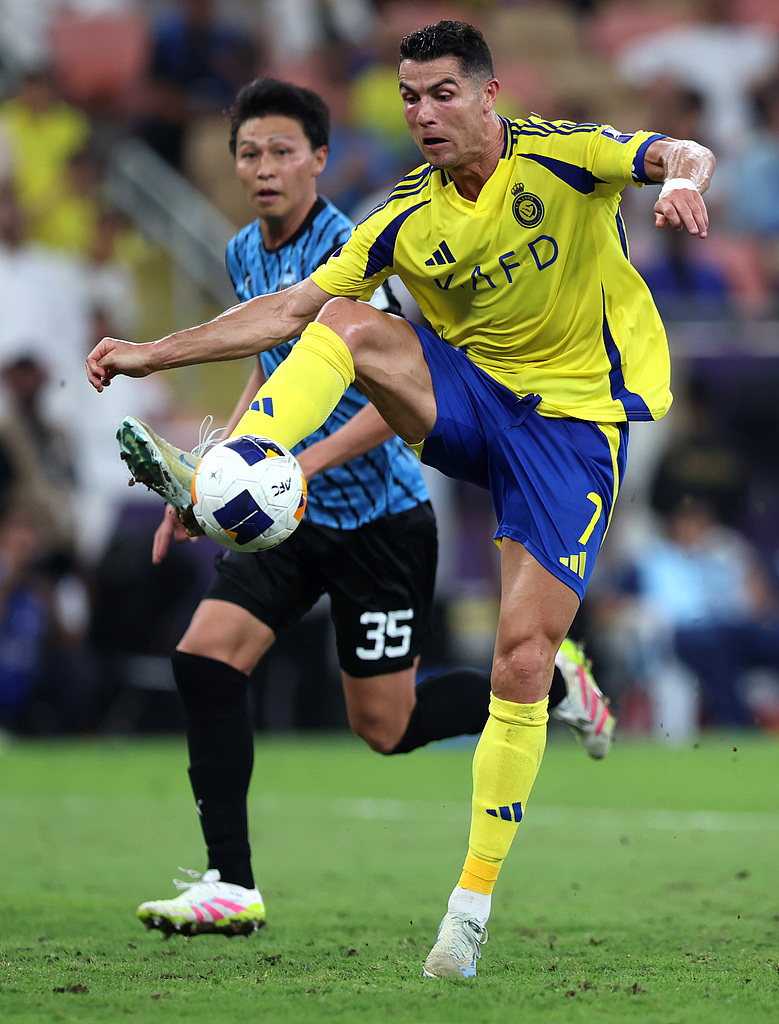 雷火电竞app-阿森纳战平巴萨，C罗扑点救主亚洲杯