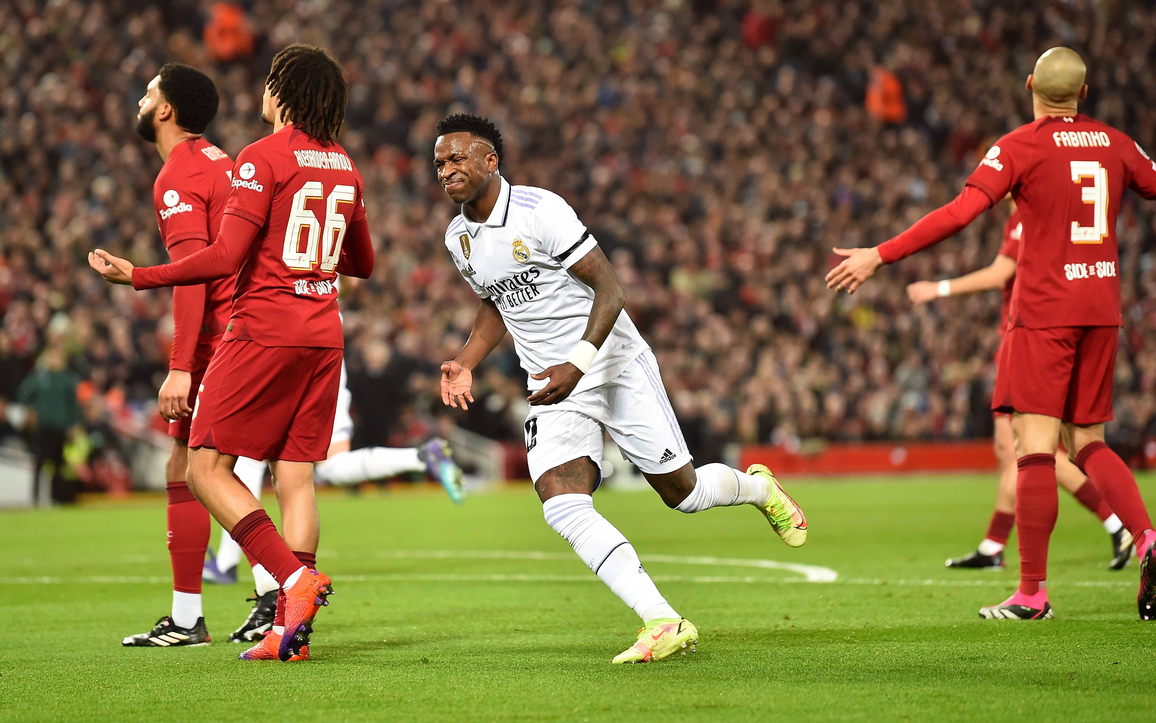 雷火电竞网站-英超球队实力强劲，欧冠迎来高潮